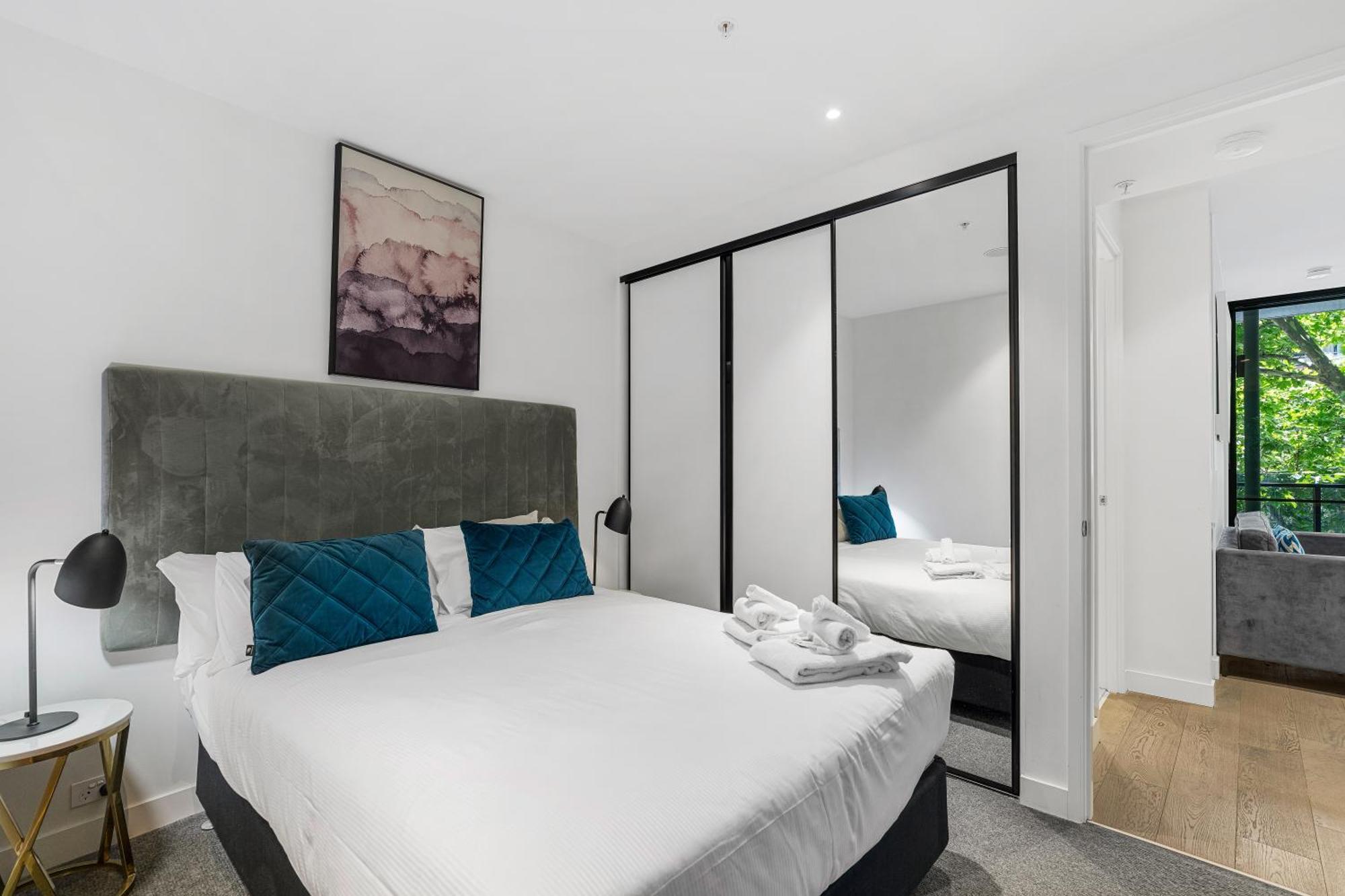 The Eminence Apartments By Cllix Melbourne Esterno foto