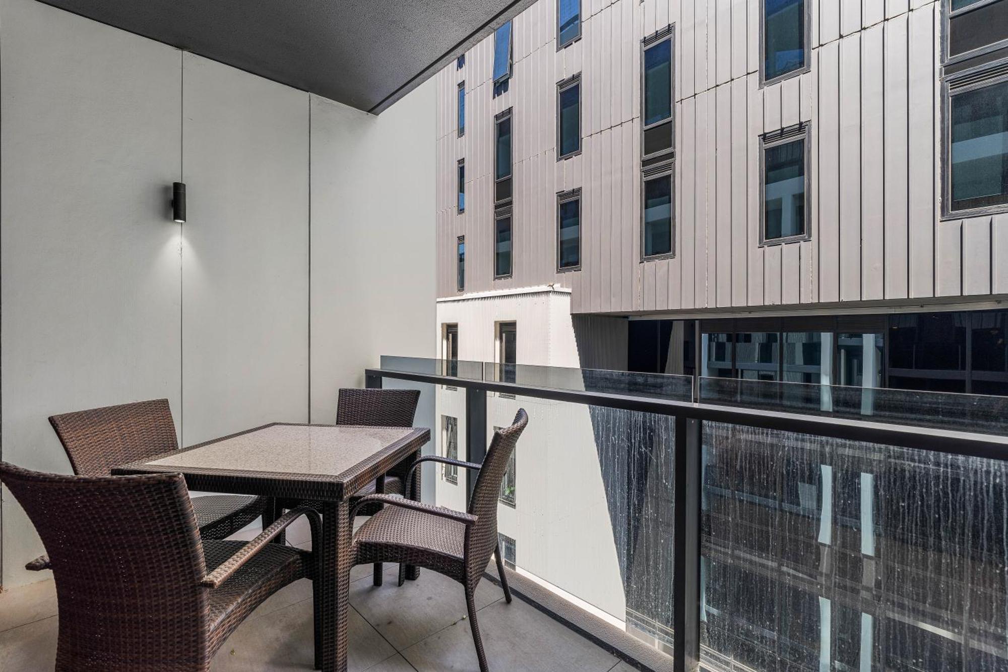 The Eminence Apartments By Cllix Melbourne Esterno foto