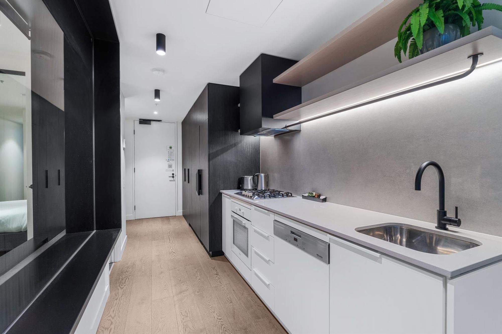 The Eminence Apartments By Cllix Melbourne Esterno foto